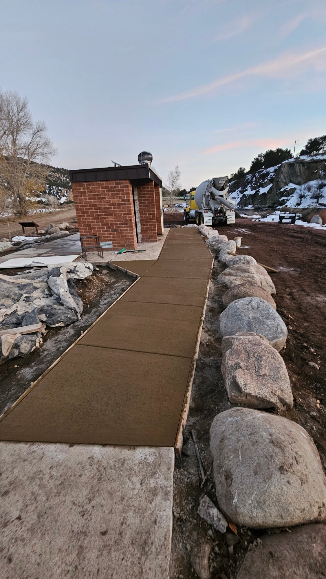 Boulder walls 
Landscaping